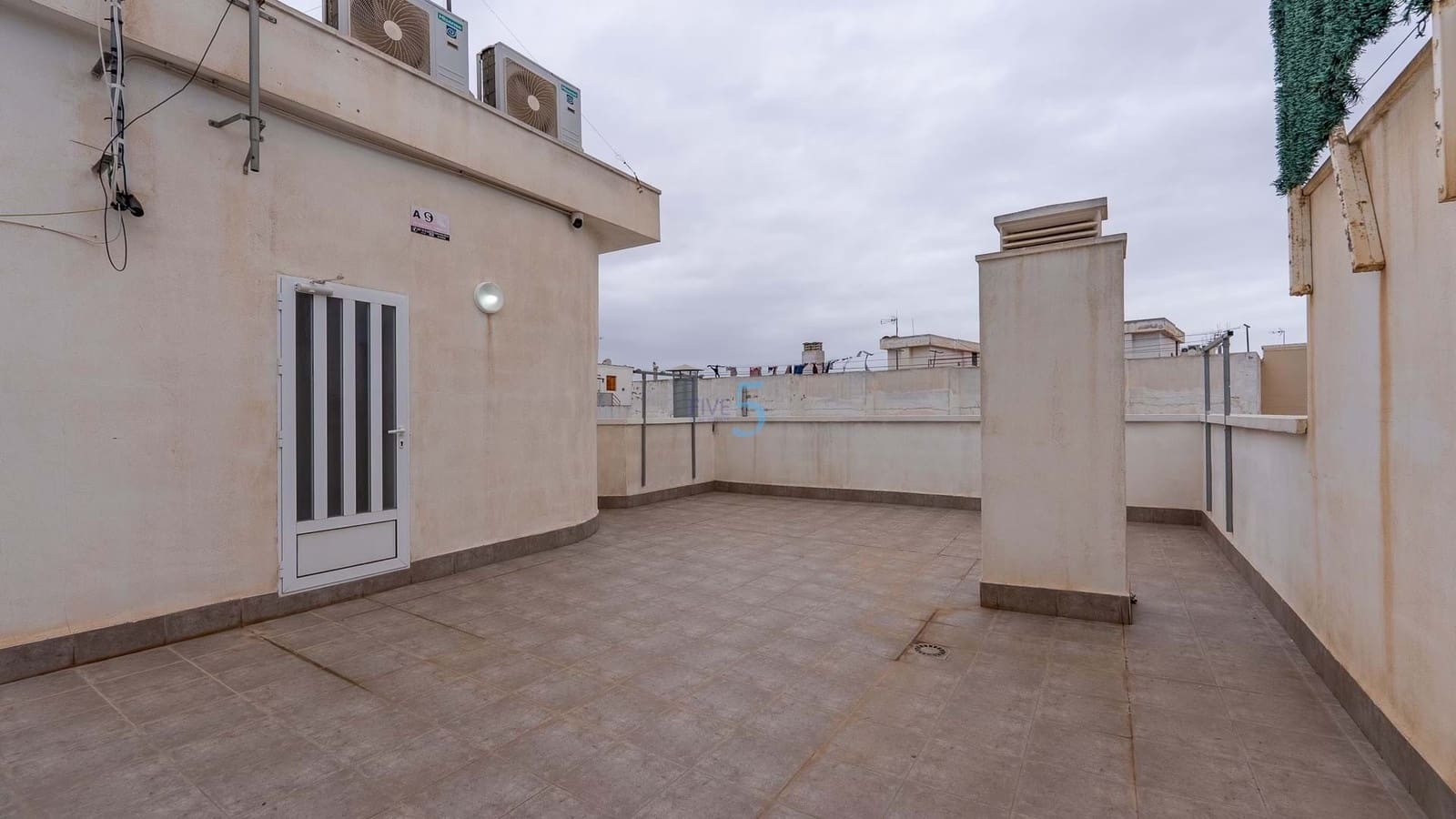 3 soverom Leilighet til salgs i Torrevieja med garasje - € 220 000 (Ref: 8853117)