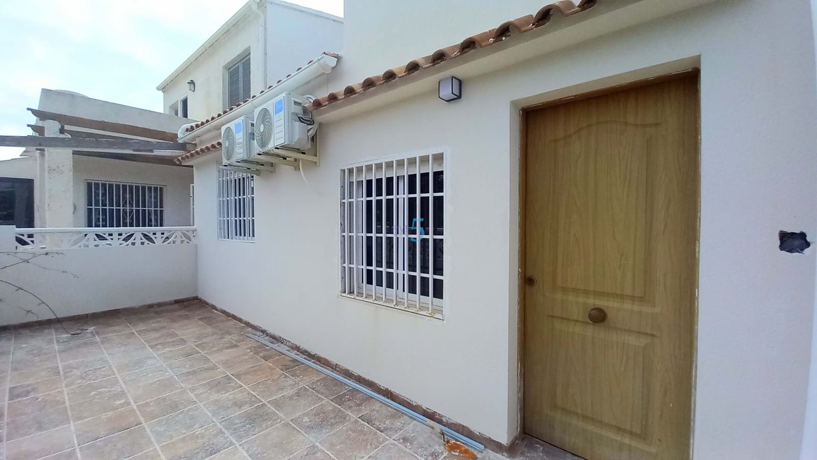 Casa de 3 habitaciones en Torrevieja en venta - 198.000 € (Ref: 8856646)