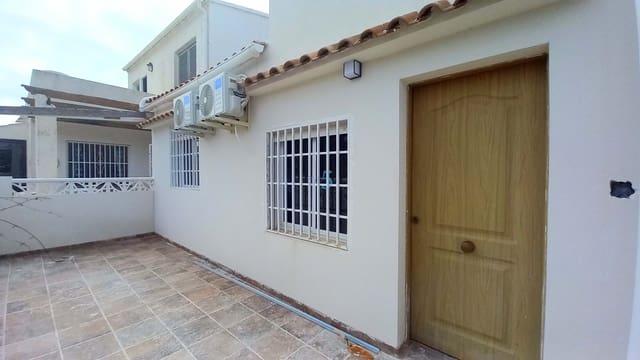 Casa de 3 habitaciones en Torrevieja en venta - 198.000 € (Ref: 8856646)