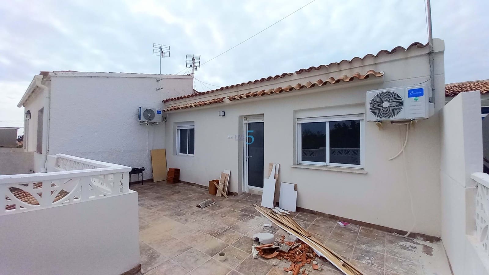 Casa de 3 habitaciones en Torrevieja en venta - 198.000 € (Ref: 8856646)