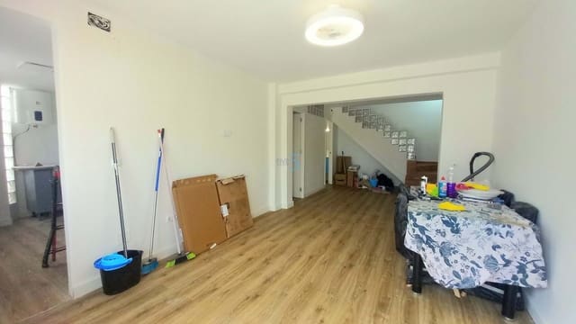 Casa de 3 habitaciones en Torrevieja en venta - 198.000 € (Ref: 8856646)