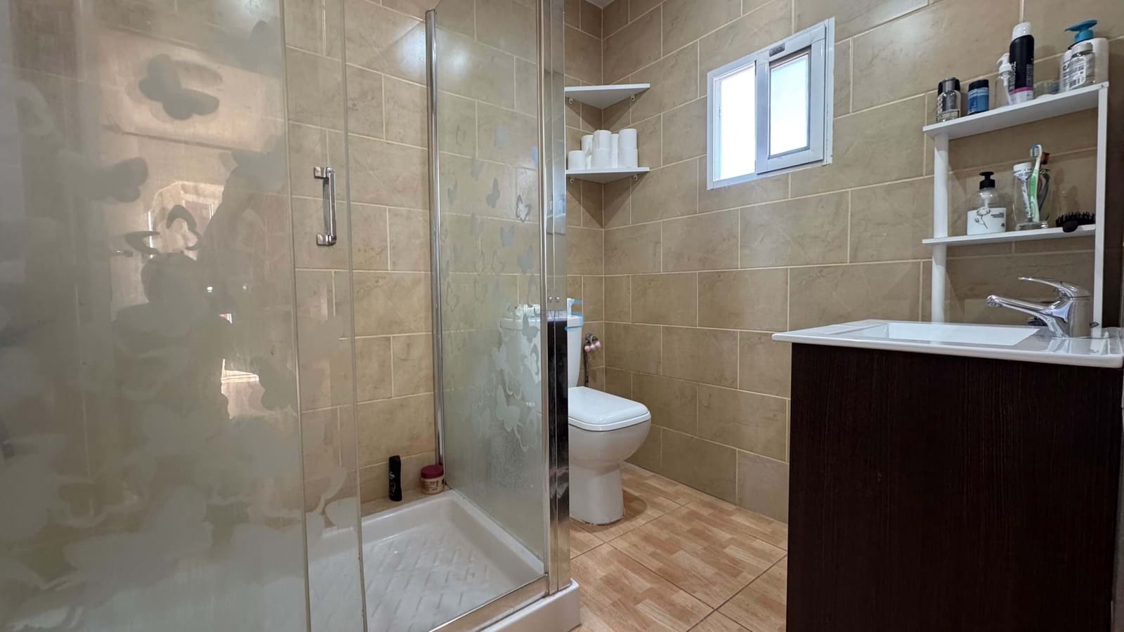 6 bedroom Villa for sale in Villamartin with pool - € 425,000 (Ref: 8878856)