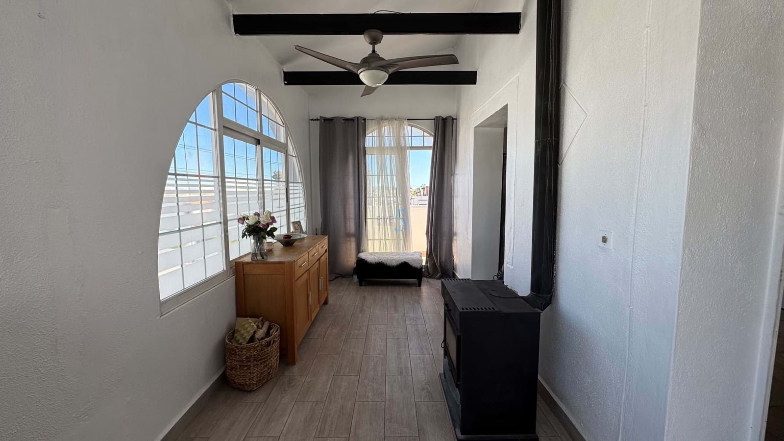 6 bedroom Villa for sale in Villamartin with pool - € 425,000 (Ref: 8878856)