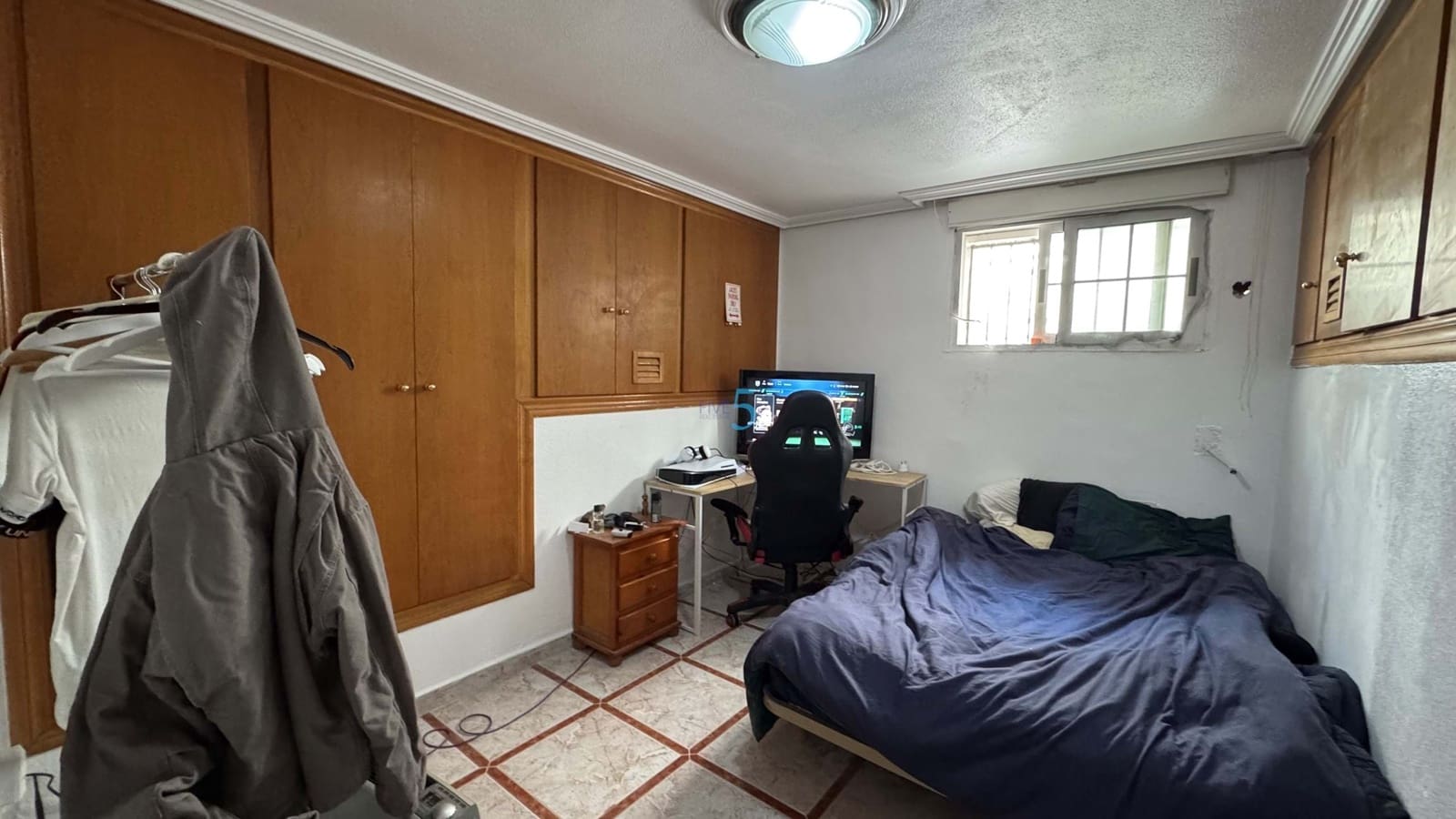 6 bedroom Villa for sale in Villamartin with pool - € 425,000 (Ref: 8878856)