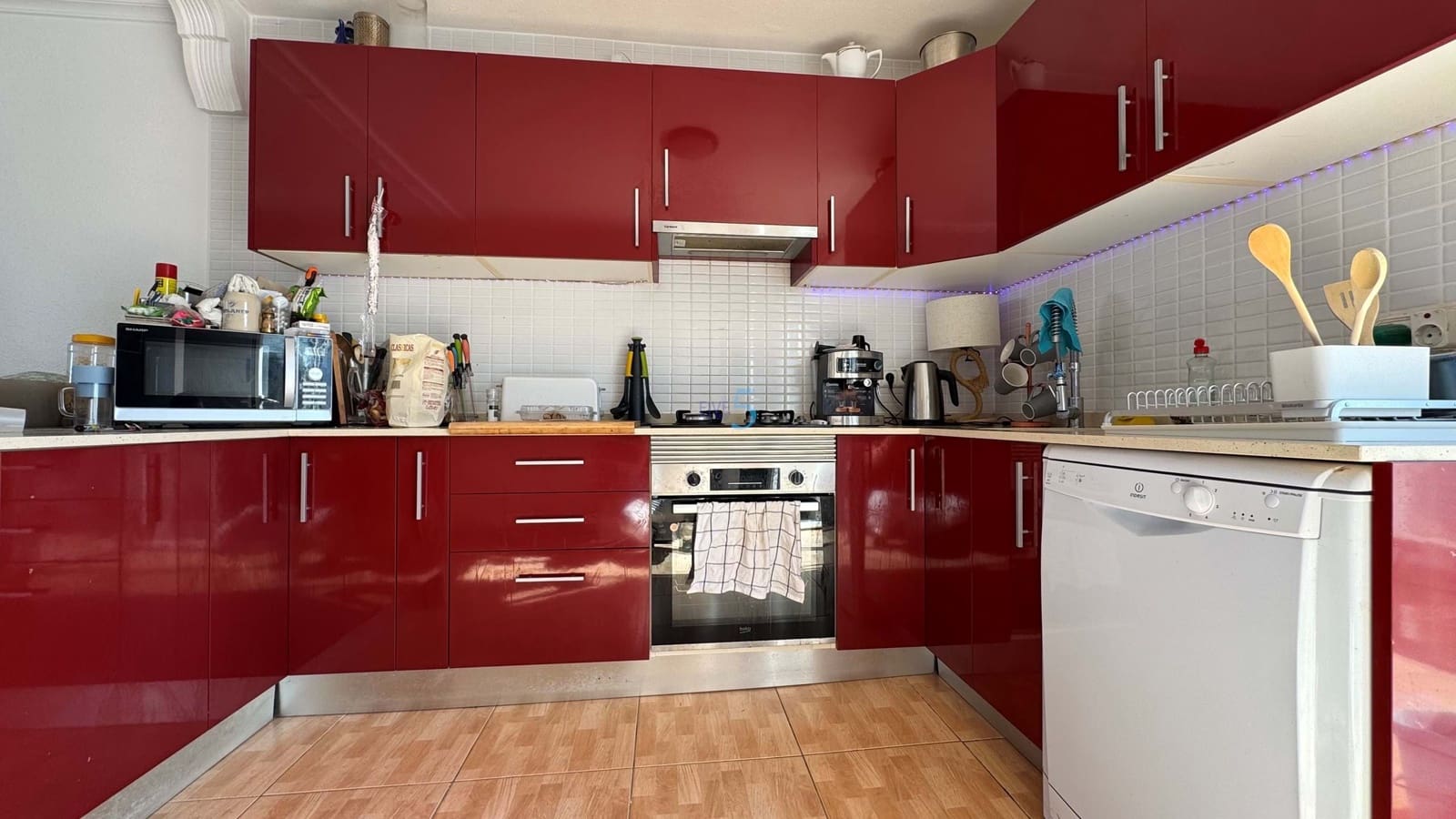 6 bedroom Villa for sale in Villamartin with pool - € 425,000 (Ref: 8878856)