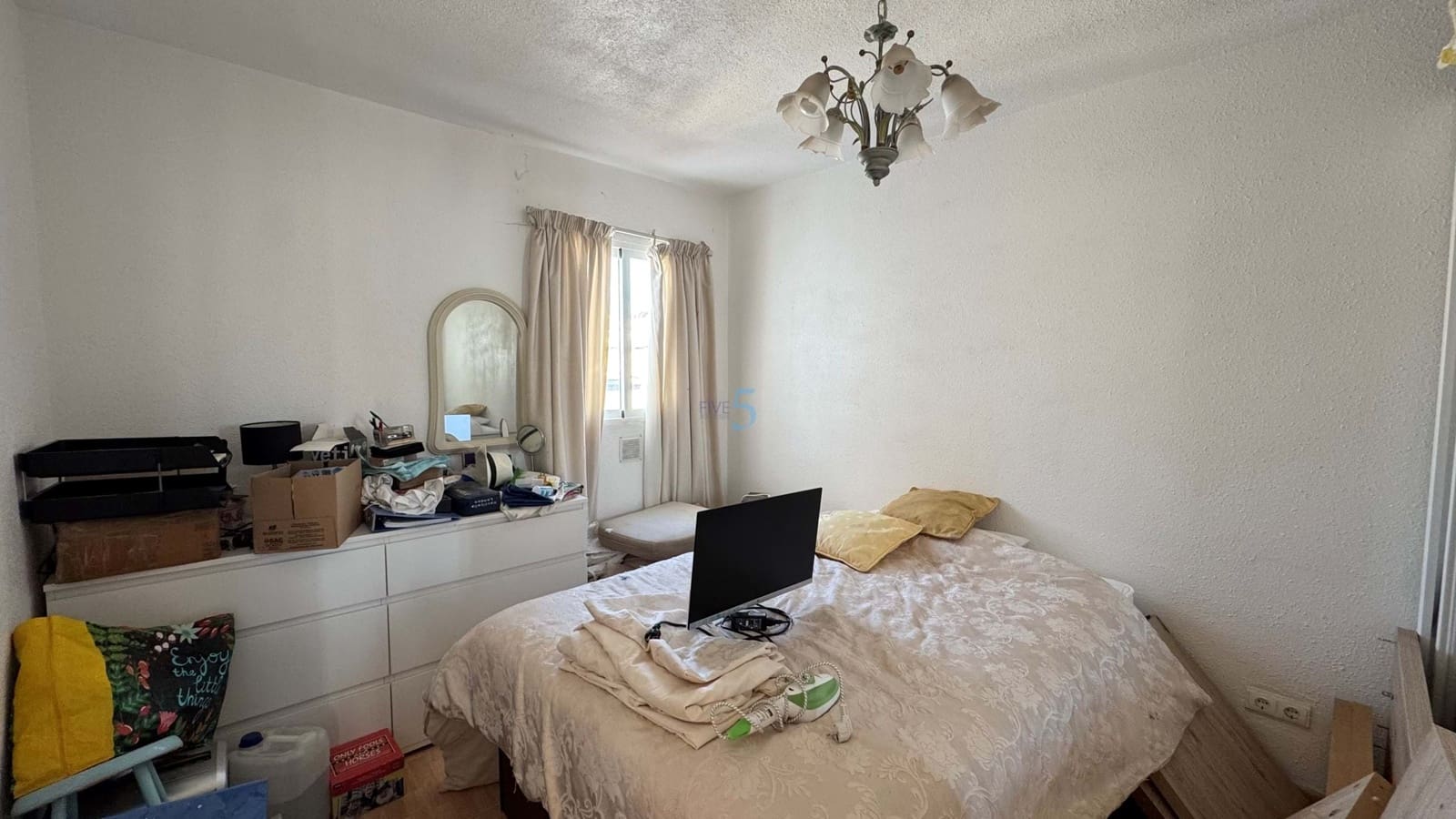 6 bedroom Villa for sale in Villamartin with pool - € 425,000 (Ref: 8878856)