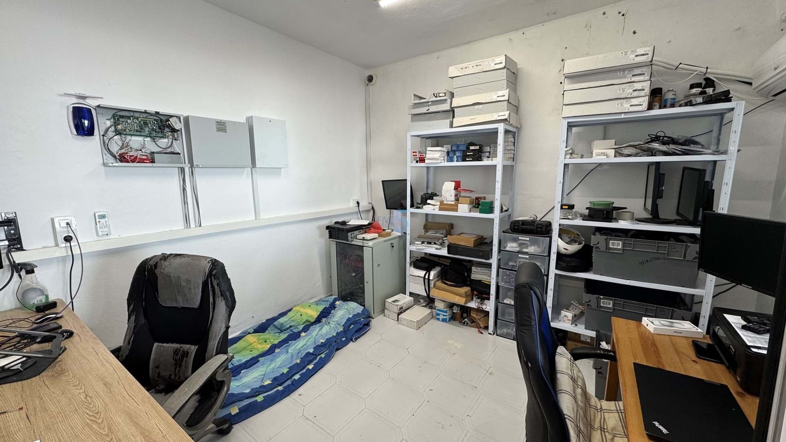 6 bedroom Villa for sale in Villamartin with pool - € 425,000 (Ref: 8878856)