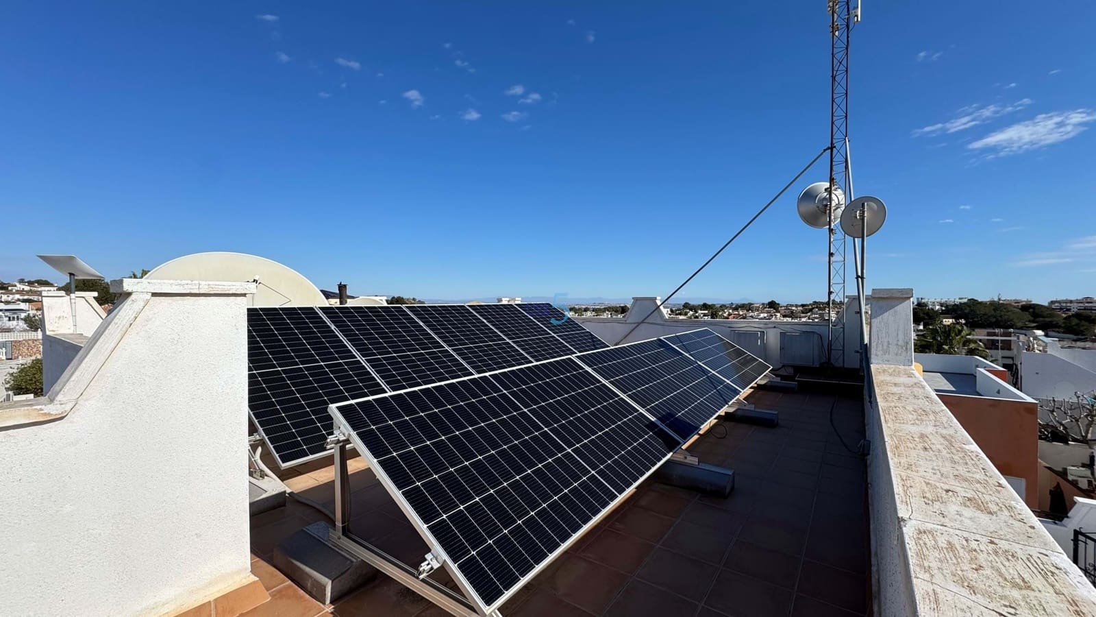 6 bedroom Villa for sale in Villamartin with pool - € 425,000 (Ref: 8878856)