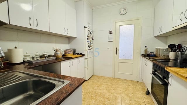 3 soverom Hus til salgs i Villamartin, Orihuela med svømmebasseng - € 170 000 (Ref: 8885614)