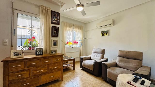 3 soverom Hus til salgs i Villamartin, Orihuela med svømmebasseng - € 170 000 (Ref: 8885614)