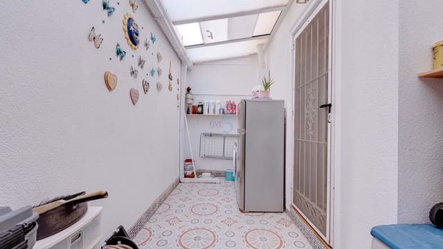 3 soverom Hus til salgs i Villamartin, Orihuela med svømmebasseng - € 170 000 (Ref: 8885614)