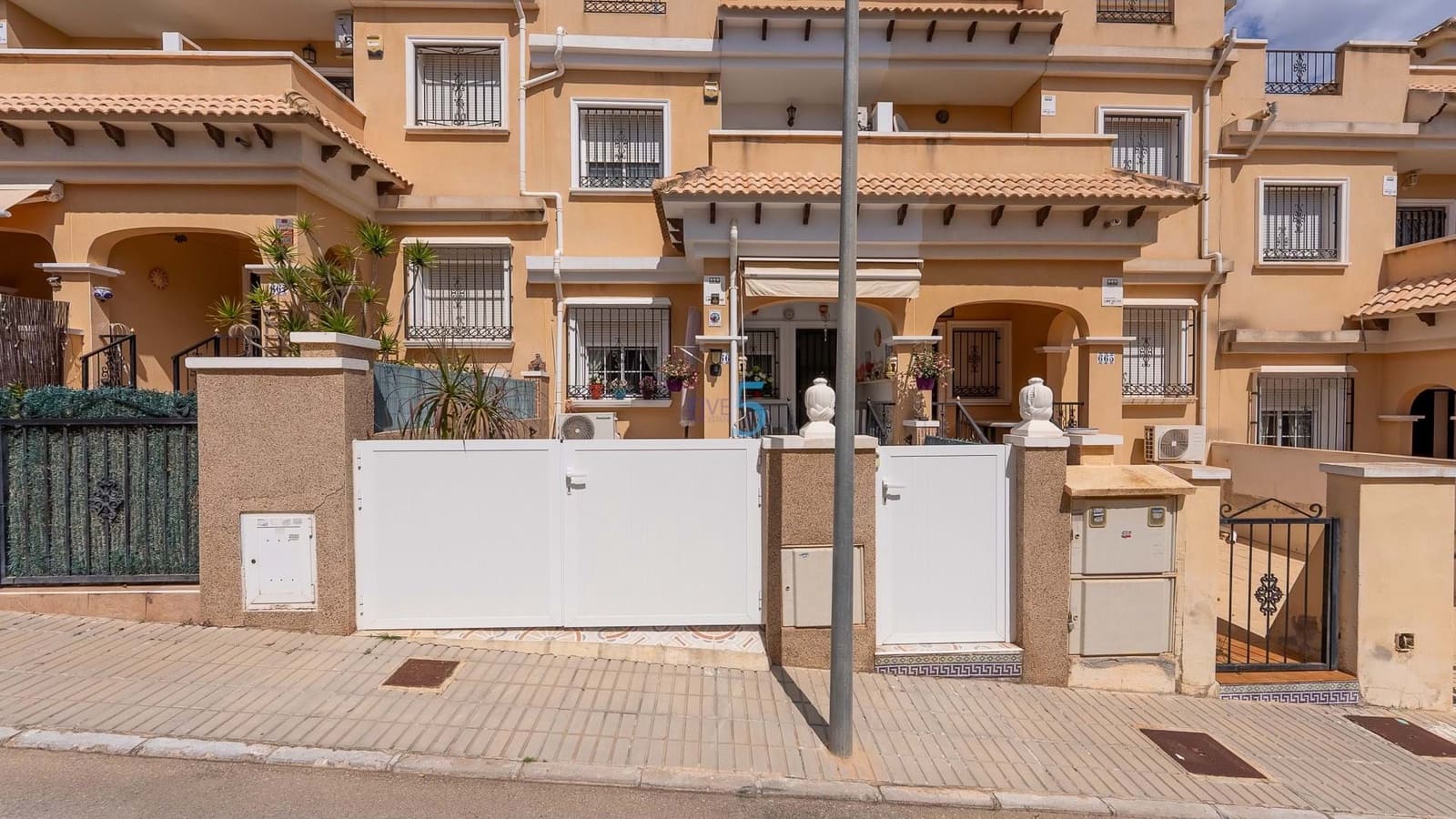 3 soverom Hus til salgs i Villamartin med svømmebasseng - € 170 000 (Ref: 8885614)