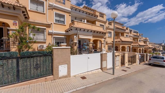 3 soverom Hus til salgs i Villamartin, Orihuela med svømmebasseng - € 170 000 (Ref: 8885614)
