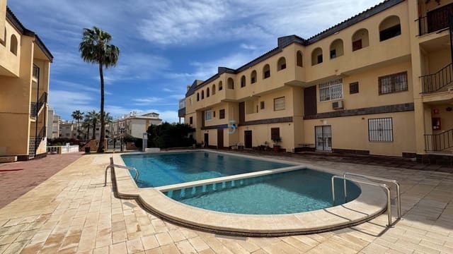 2 soverom Penthouse til salgs i Punta Prima, Orihuela med svømmebasseng - € 144 900 (Ref: 8888955)
