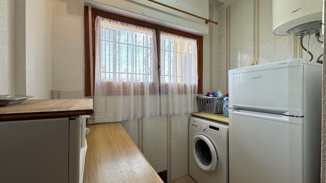 2 soverom Penthouse til salgs i Punta Prima, Orihuela med svømmebasseng - € 144 900 (Ref: 8888955)