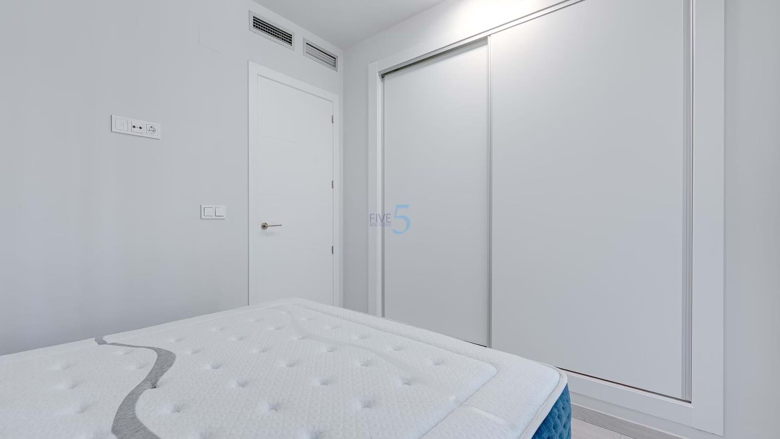 2 bedroom Apartment for sale in Villamartin with pool garage - € 249,500 (Ref: 8894313)