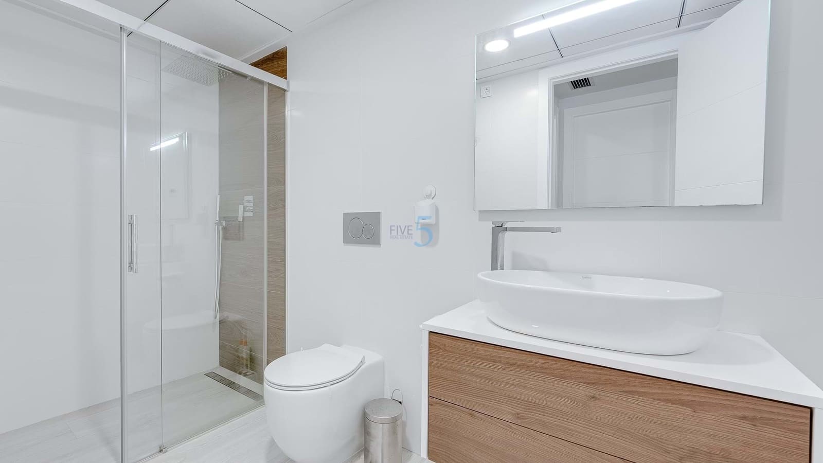 2 bedroom Apartment for sale in Villamartin with pool garage - € 249,500 (Ref: 8894313)