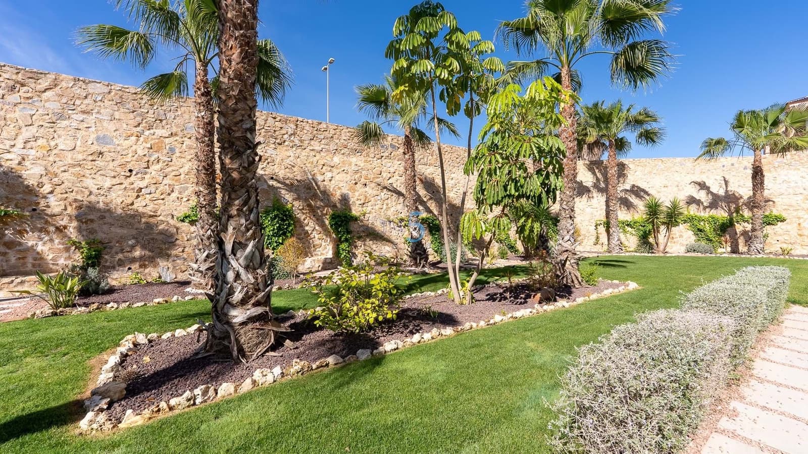 2 bedroom Apartment for sale in Villamartin with pool garage - € 249,500 (Ref: 8894313)