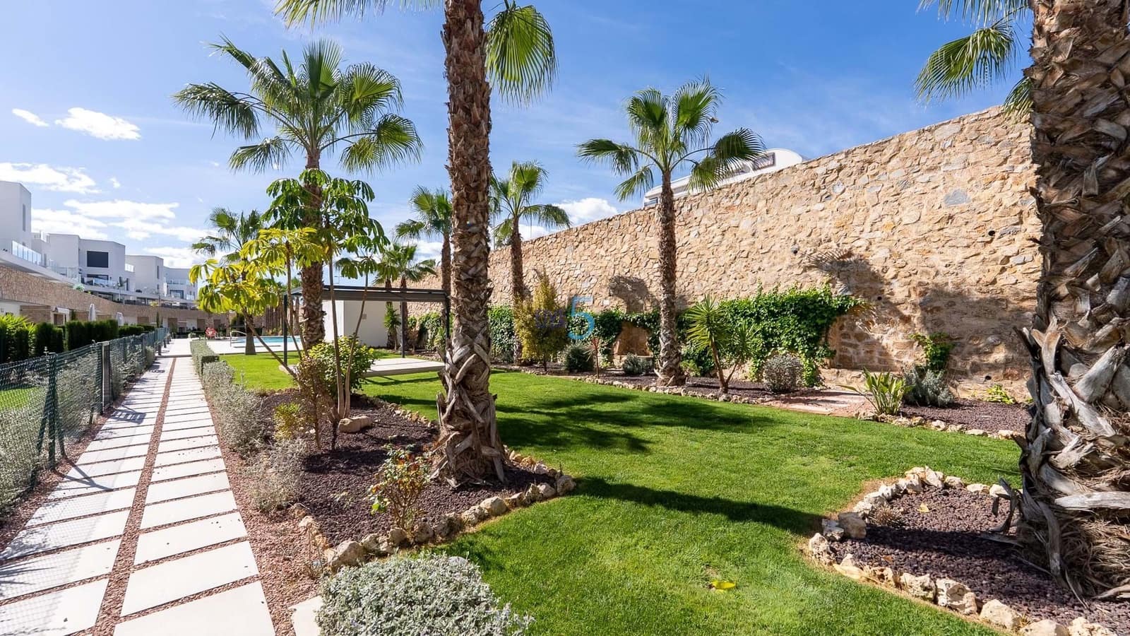 2 bedroom Apartment for sale in Villamartin with pool garage - € 249,500 (Ref: 8894313)