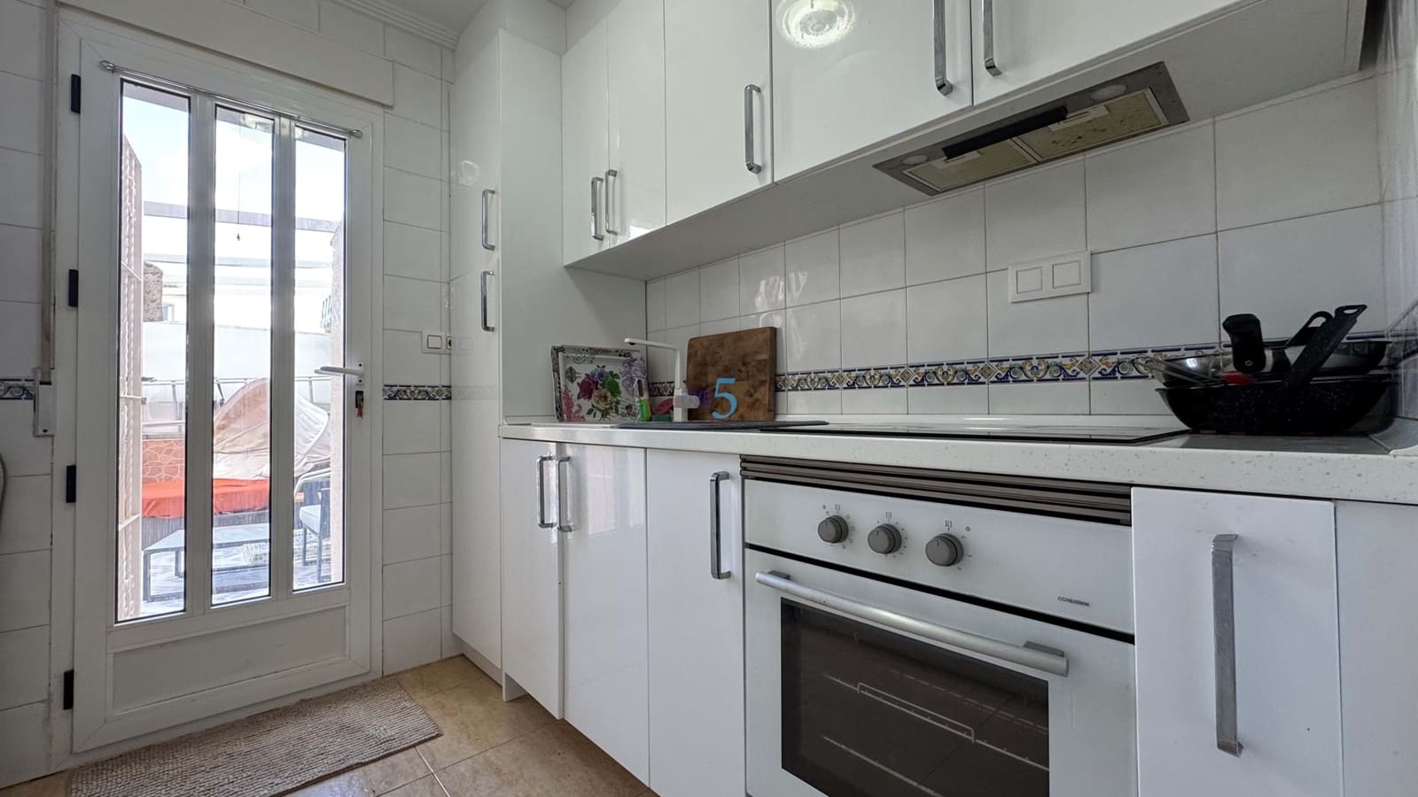 3 bedroom Villa for sale in Villamartin with pool garage - € 198,000 (Ref: 8898044)