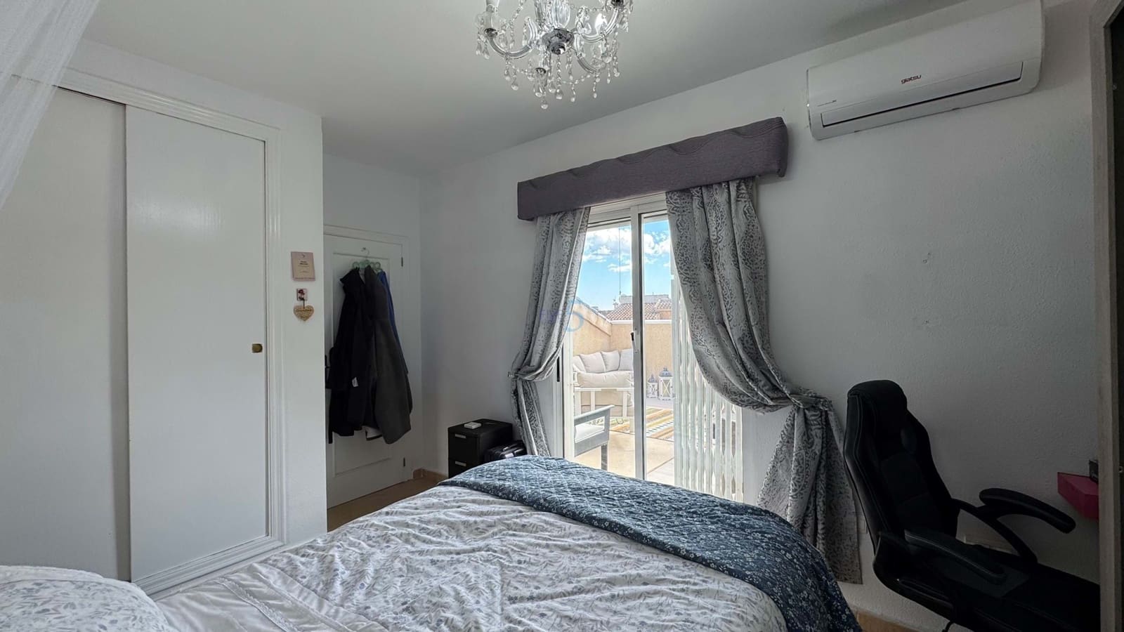 3 bedroom Villa for sale in Villamartin with pool garage - € 198,000 (Ref: 8898044)