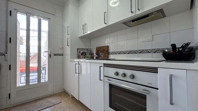 3 bedroom Villa for sale in Villamartin, Orihuela with pool garage - € 198,000 (Ref: 8898044)