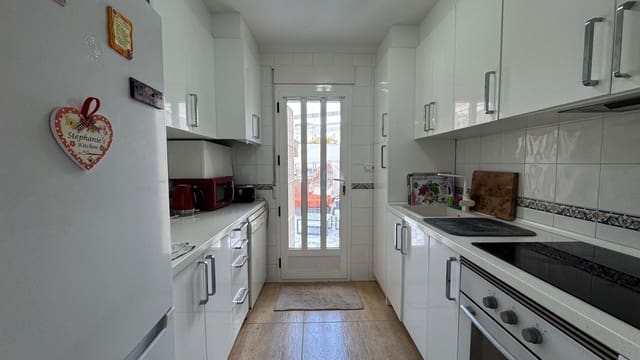 3 bedroom Villa for sale in Villamartin, Orihuela with pool garage - € 198,000 (Ref: 8898044)