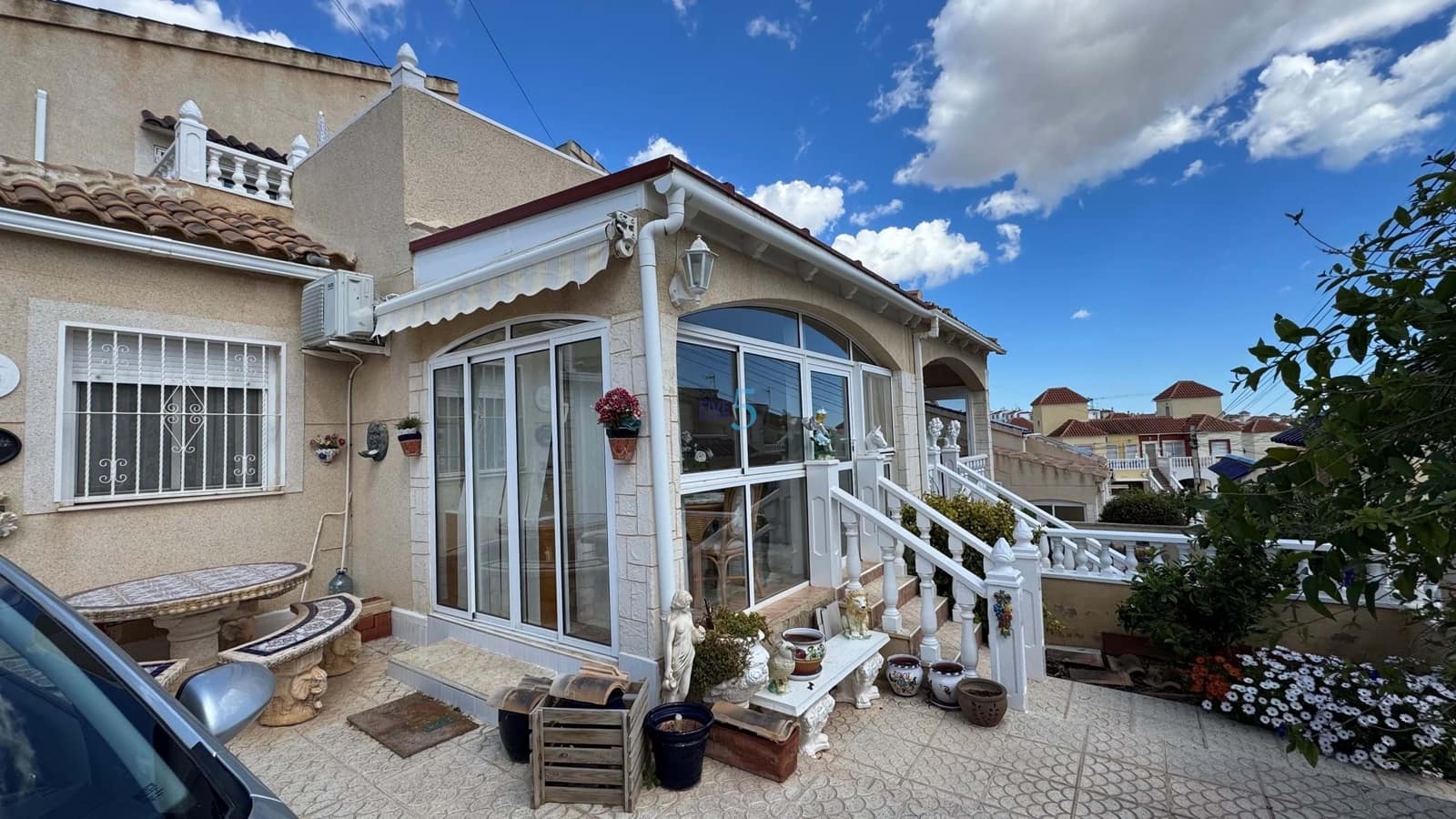 3 bedroom Villa for sale in Villamartin with pool garage - € 198,000 (Ref: 8898044)