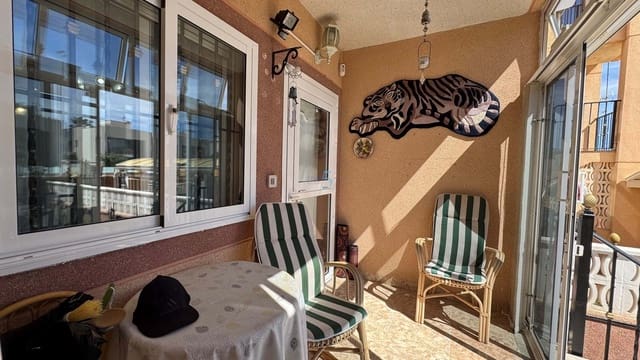 Apartamento de 2 habitaciones en La Zenia, Orihuela en venta con piscina garaje - 149.000 € (Ref: 8912360)