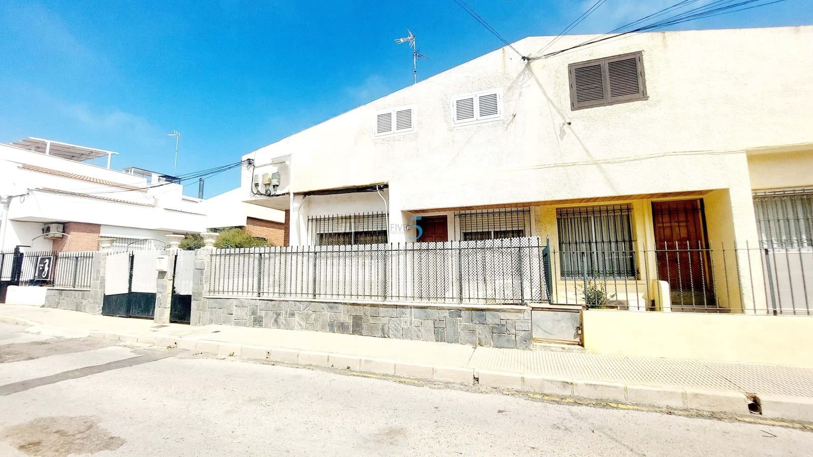 4 chambre Villa/Maison Semi-Mitoyenne à vendre à San Pedro del Pinatar avec garage - 210 000 € (Ref: 8920901)