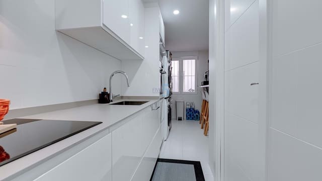 3 chambre Maison de Ville à vendre à Torrevieja avec piscine - 249 000 € (Ref: 8931779)