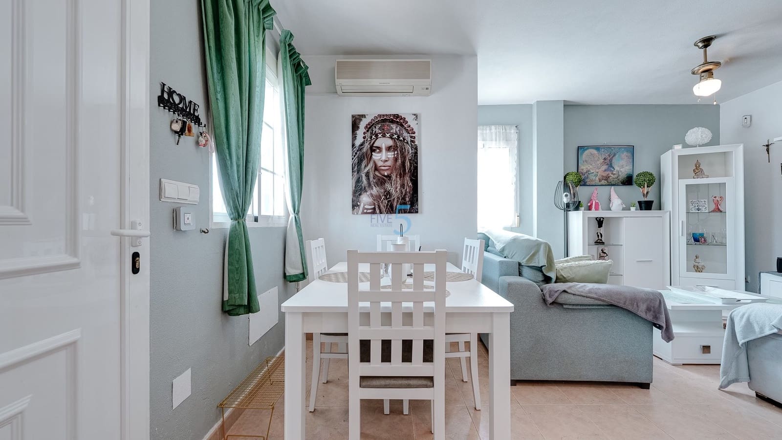 Pareado de 3 habitaciones en Torrevieja en venta con piscina - 165.000 € (Ref: 8934668)