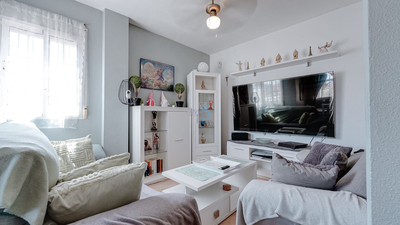 Pareado de 3 habitaciones en Torrevieja en venta con piscina - 165.000 € (Ref: 8934668)