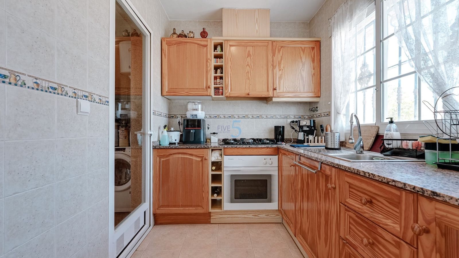 Pareado de 3 habitaciones en Torrevieja en venta con piscina - 165.000 € (Ref: 8934668)