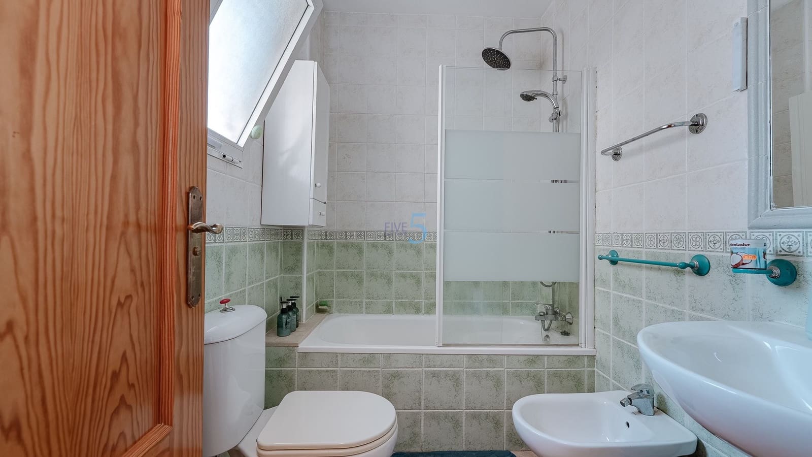 Pareado de 3 habitaciones en Torrevieja en venta con piscina - 165.000 € (Ref: 8934668)