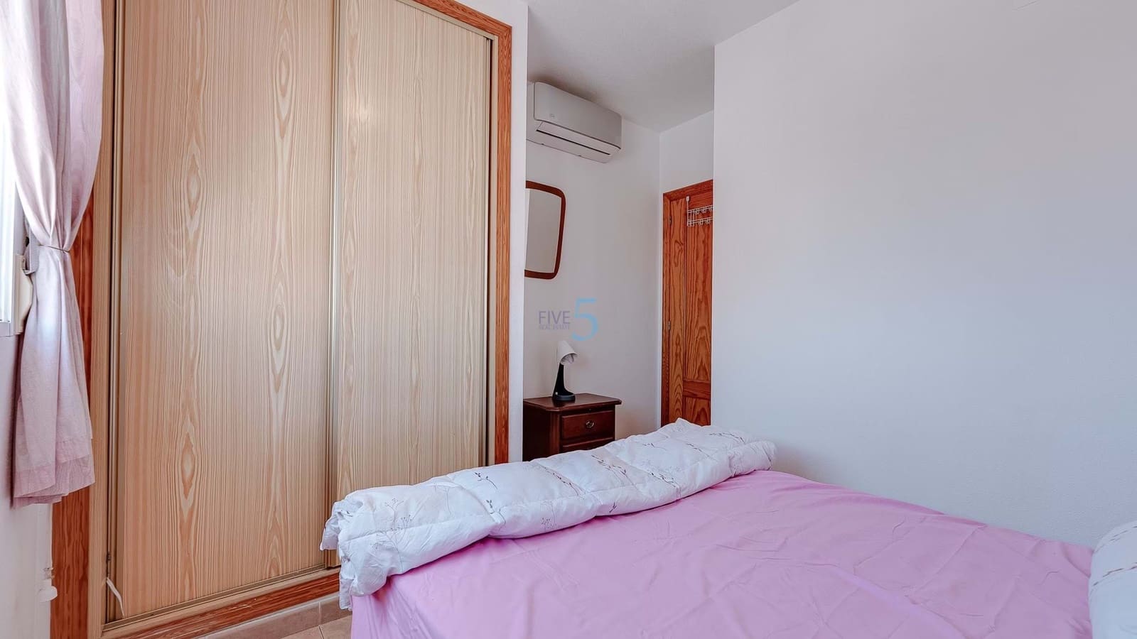 Pareado de 3 habitaciones en Torrevieja en venta con piscina - 165.000 € (Ref: 8934668)