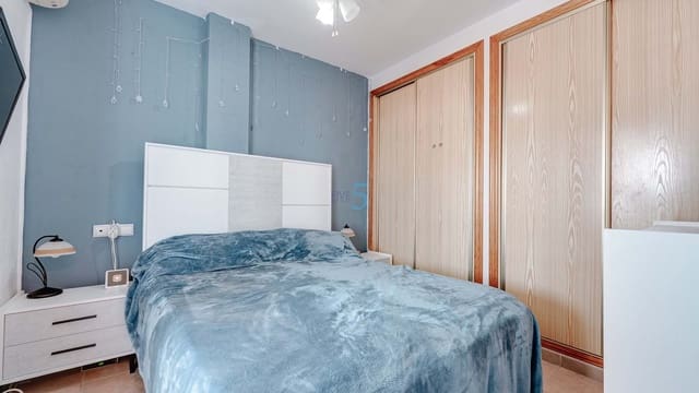 3 chambre Villa/Maison Semi-Mitoyenne à vendre à Torrevieja avec piscine - 165 000 € (Ref: 8934668)