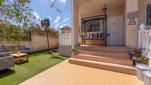 3 chambre Villa/Maison Semi-Mitoyenne à vendre à Torrevieja avec piscine - 165 000 € (Ref: 8934668)