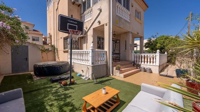 3 chambre Villa/Maison Semi-Mitoyenne à vendre à Torrevieja avec piscine - 165 000 € (Ref: 8934668)