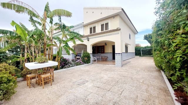 4 soveværelse Semi-Rækkehus til salg i Los Alcázares med garage - € 279.000 (Ref: 8936064)