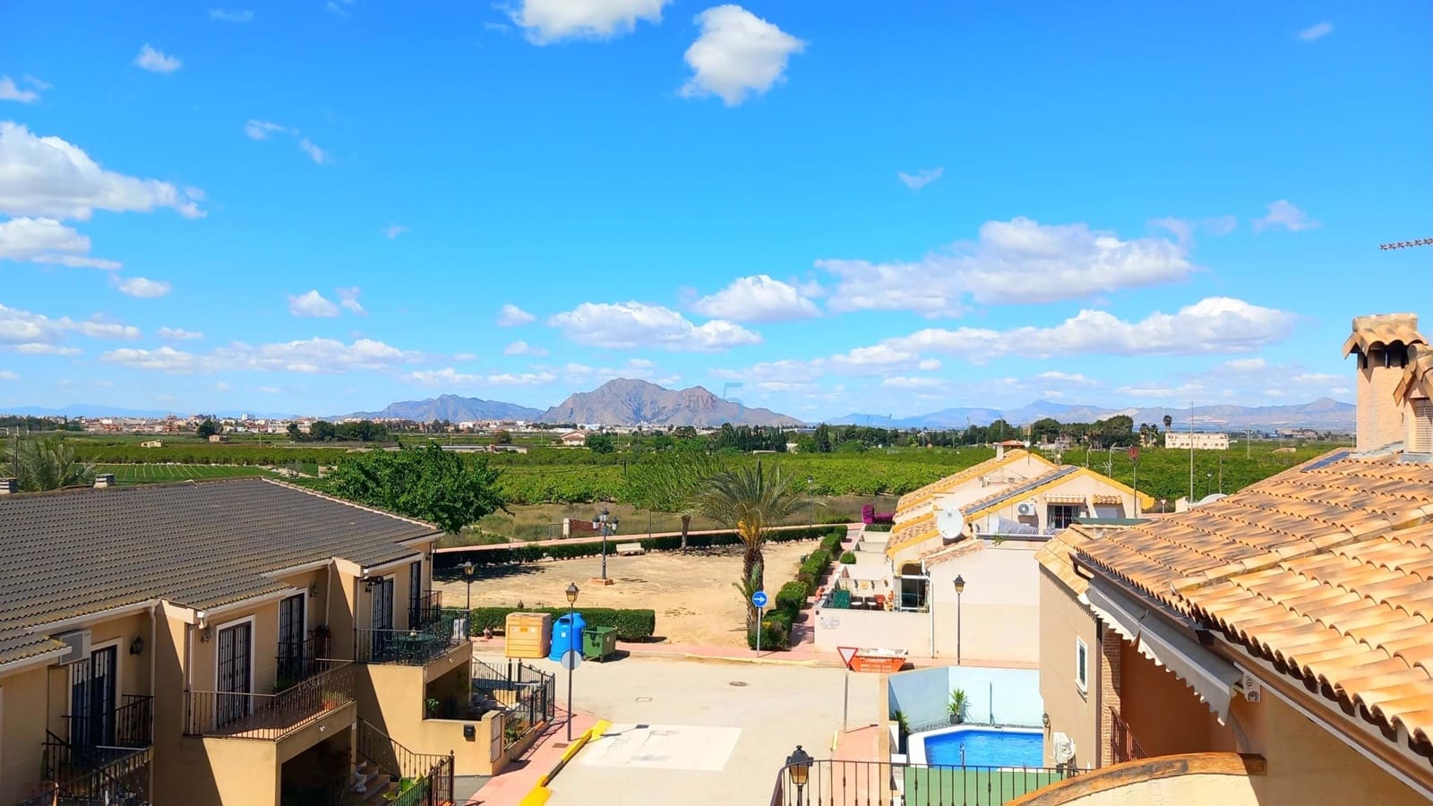 7 soveværelse Byhus til salg i Daya Nueva - € 425.000 (Ref: 8938057)