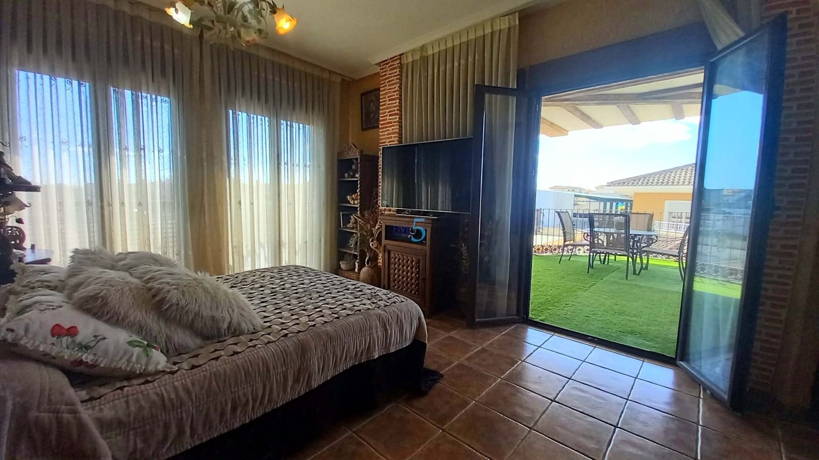 7 soveværelse Byhus til salg i Daya Nueva - € 425.000 (Ref: 8938057)