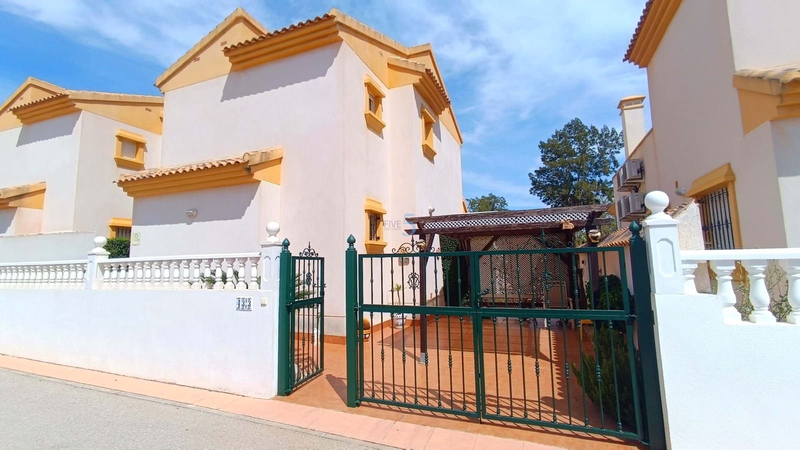 3 soveværelse Villa til salg i El Raso med swimmingpool - € 269.000 (Ref: 8938244)