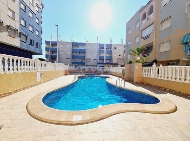 Apartamento de 2 habitaciones en La Mata, Torrevieja en venta con piscina - 152.990 € (Ref: 8962038)