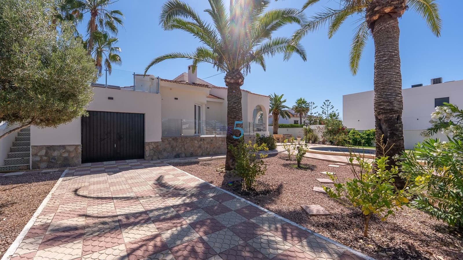 3 camera da letto Villa in vendita in Ciudad Quesada con piscina garage - 500.000 € (Rif: 8980391)