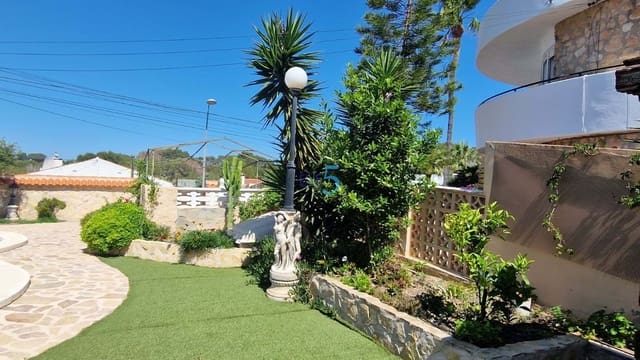 Chalet de 3 habitaciones en Los Balcones en venta con piscina - 329.000 € (Ref: 8998078)