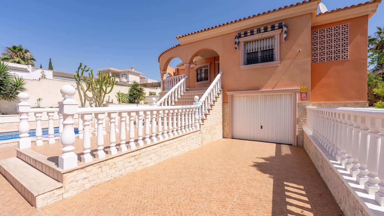 3 bedroom Villa for sale in San Fulgencio with pool garage - € 495,000 (Ref: 9002249)