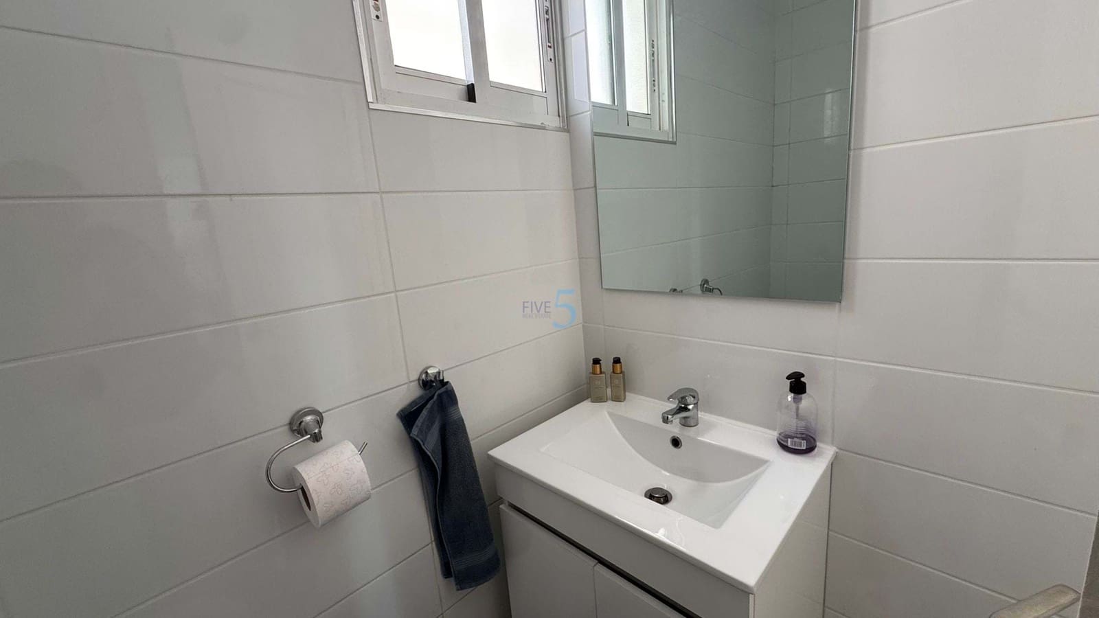 3 bedroom Villa for sale in Villamartin with pool - € 239,900 (Ref: 9017105)