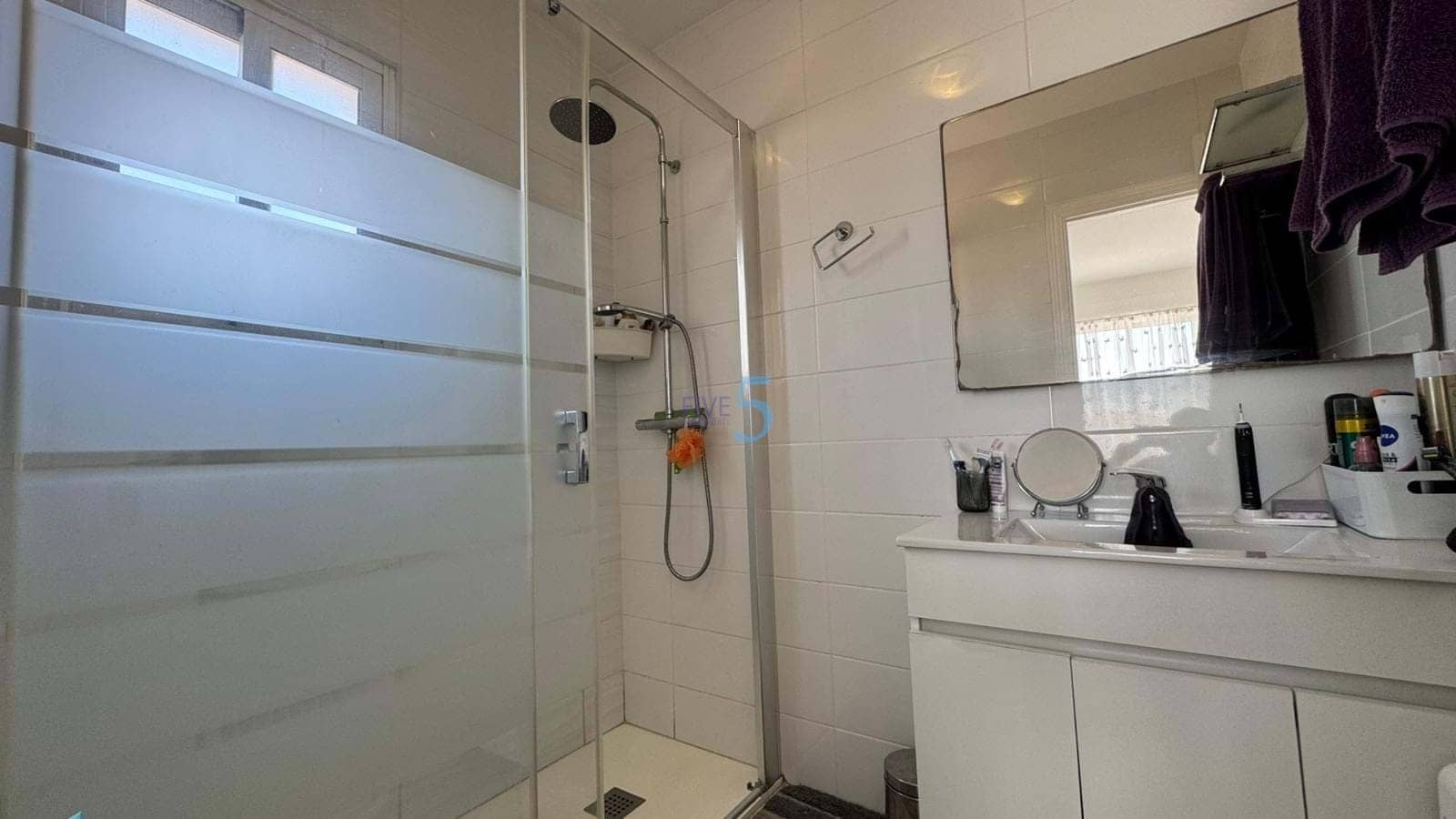 3 bedroom Villa for sale in Villamartin with pool - € 239,900 (Ref: 9017105)