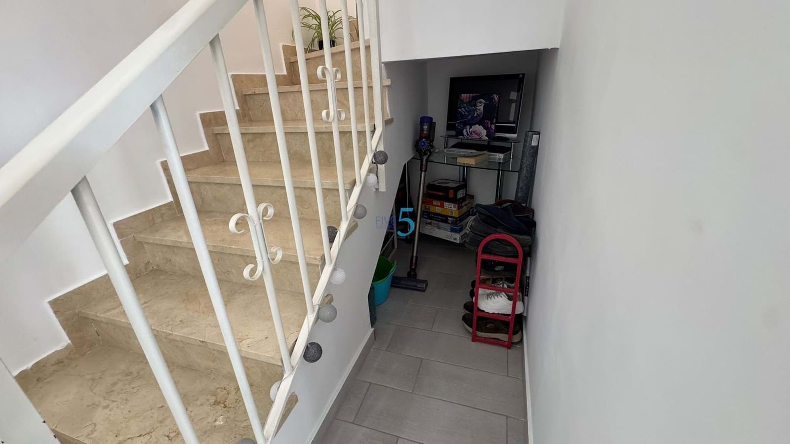 3 bedroom Villa for sale in Villamartin with pool - € 239,900 (Ref: 9017105)